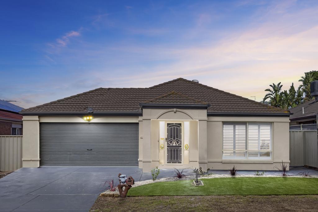 65 Abbington Cres, Caroline Springs, VIC 3023