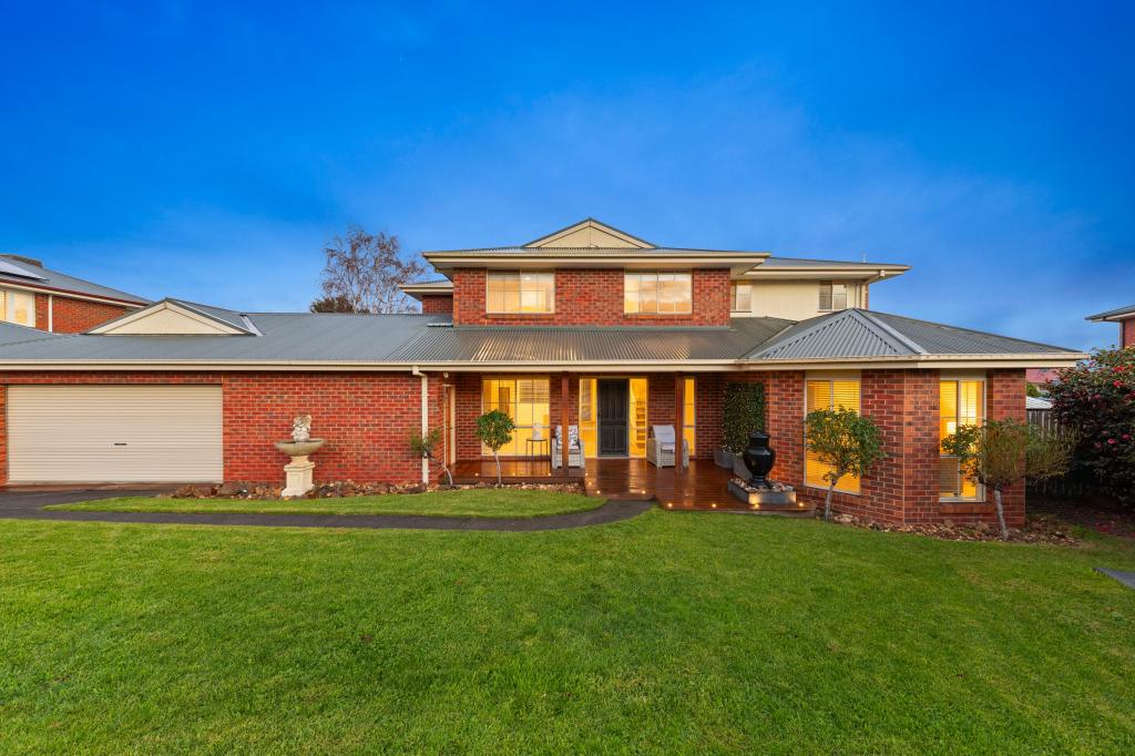 5 Eddie Barron Tce, Pakenham, VIC 3810