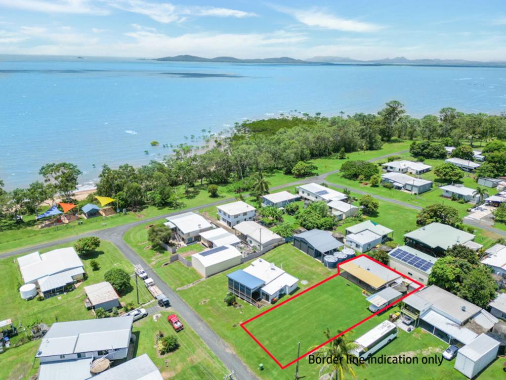 5 Dewar St, St Helens Beach, QLD 4798