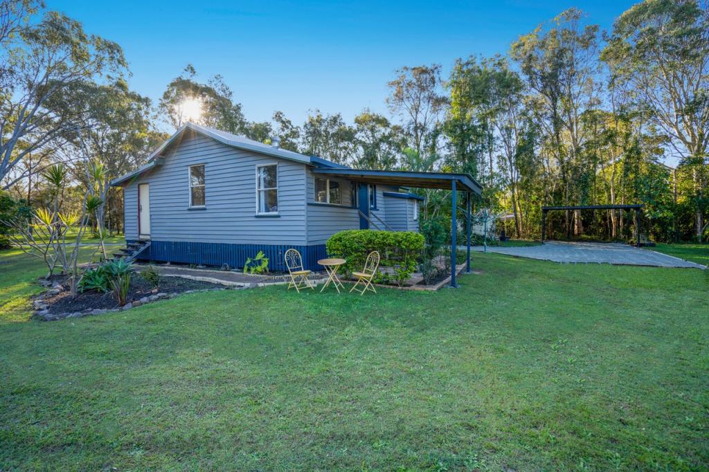 52 Payne Dr, Beachmere, QLD 4510