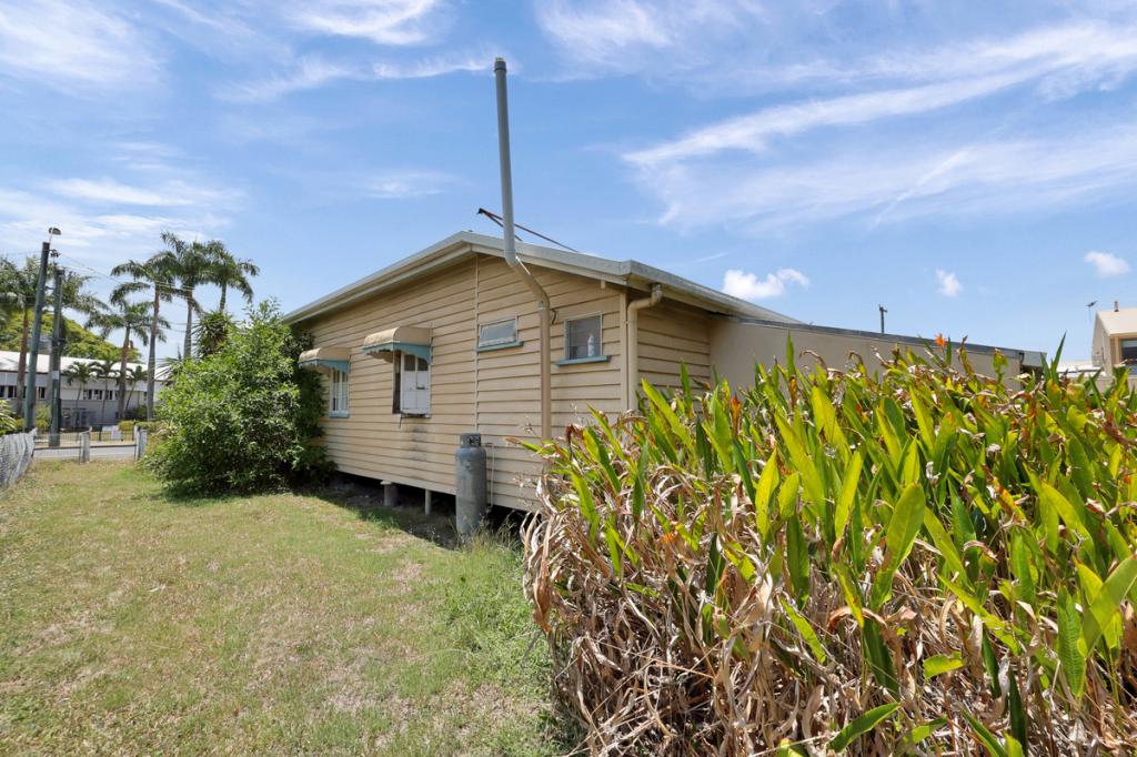 369 Bridge Rd, West Mackay, QLD 4740