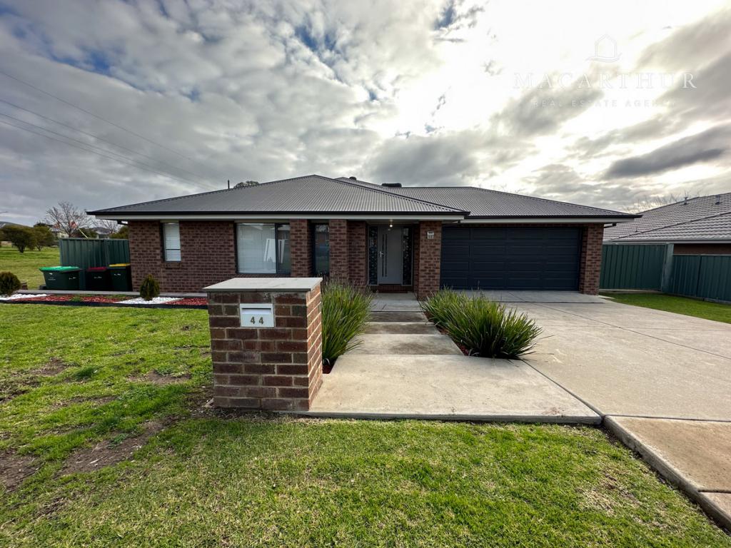 44 Melaleuca Dr, Forest Hill, NSW 2651