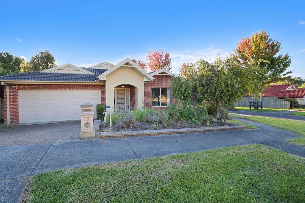 13 Rivendale Cres, Drouin, VIC 3818