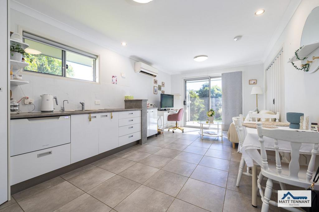 B/2 BANKSIA ST, REDLAND BAY, QLD 4165