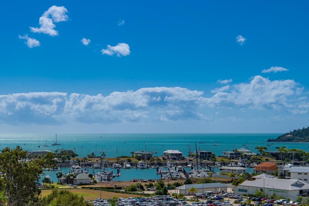 4/5 Hermitage Dr, Airlie Beach, QLD 4802