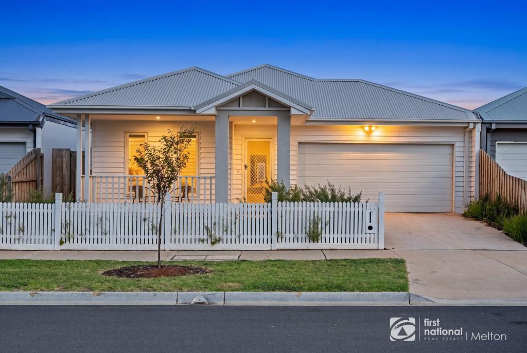 16 Crowlands Cct, Eynesbury, VIC 3338