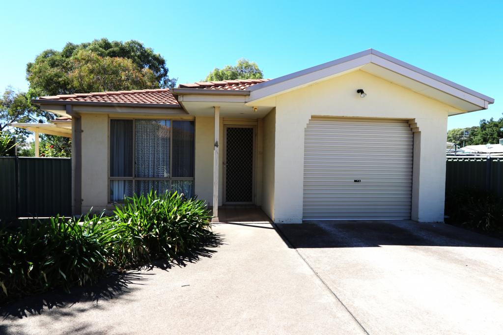 4 Murringo St, Young, NSW 2594
