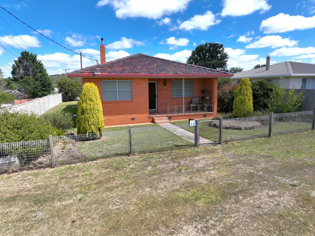 11 SHORT ST, GLEN INNES, NSW 2370