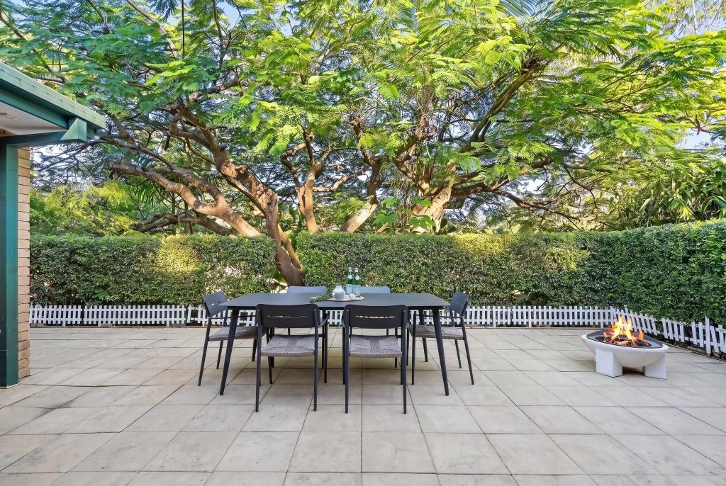 2 Capano Ct, Elanora, QLD 4221