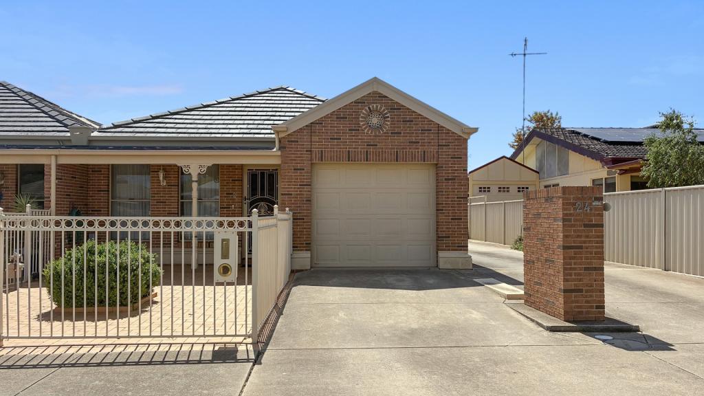 2/24 HAVERFIELD ST, ECHUCA, VIC 3564