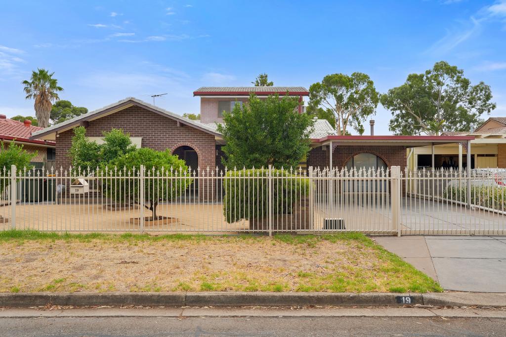 19 Sherwood Cres, Paralowie, SA 5108