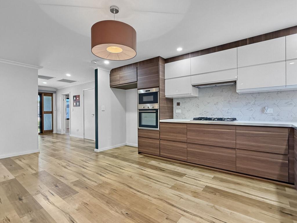 4b Sunningdale Ch, Meadow Springs, WA 6210