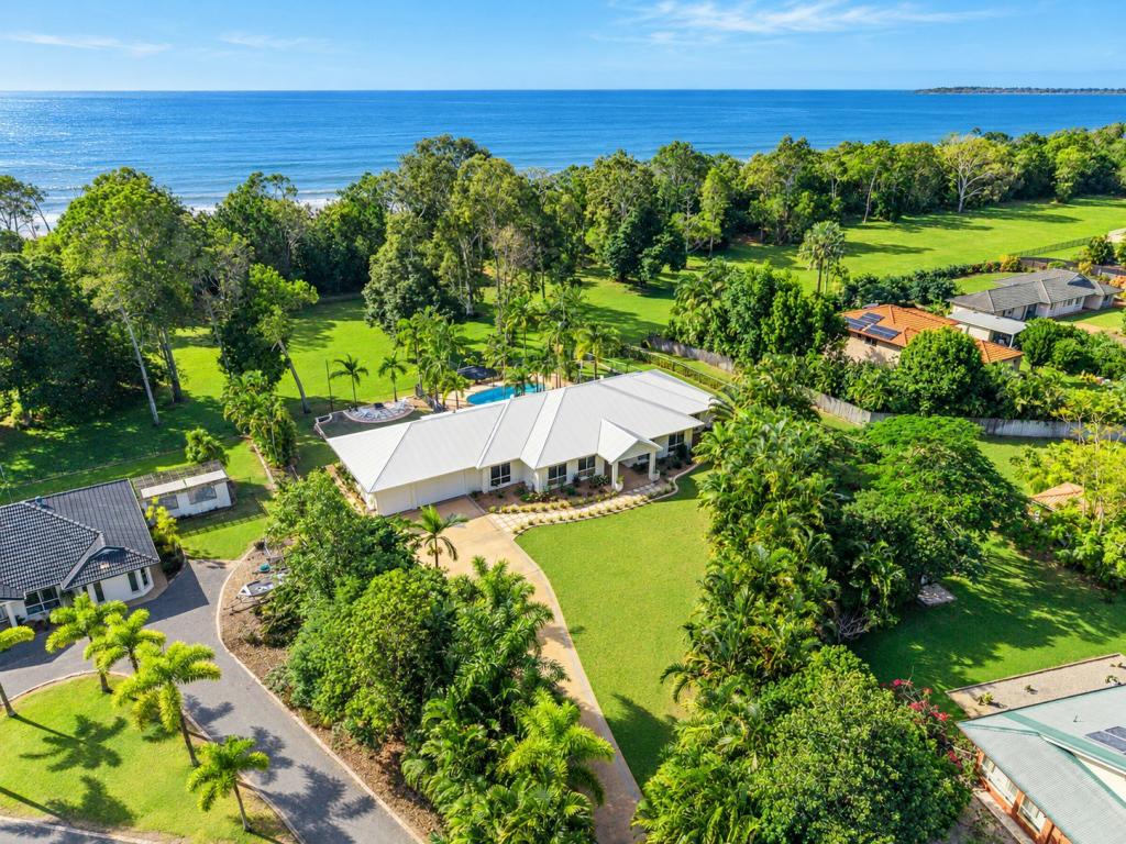 15 Caryota Ct, Dundowran Beach, QLD 4655