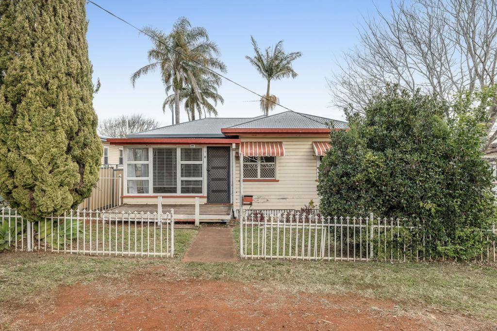 8 Robsart St, North Toowoomba, QLD 4350