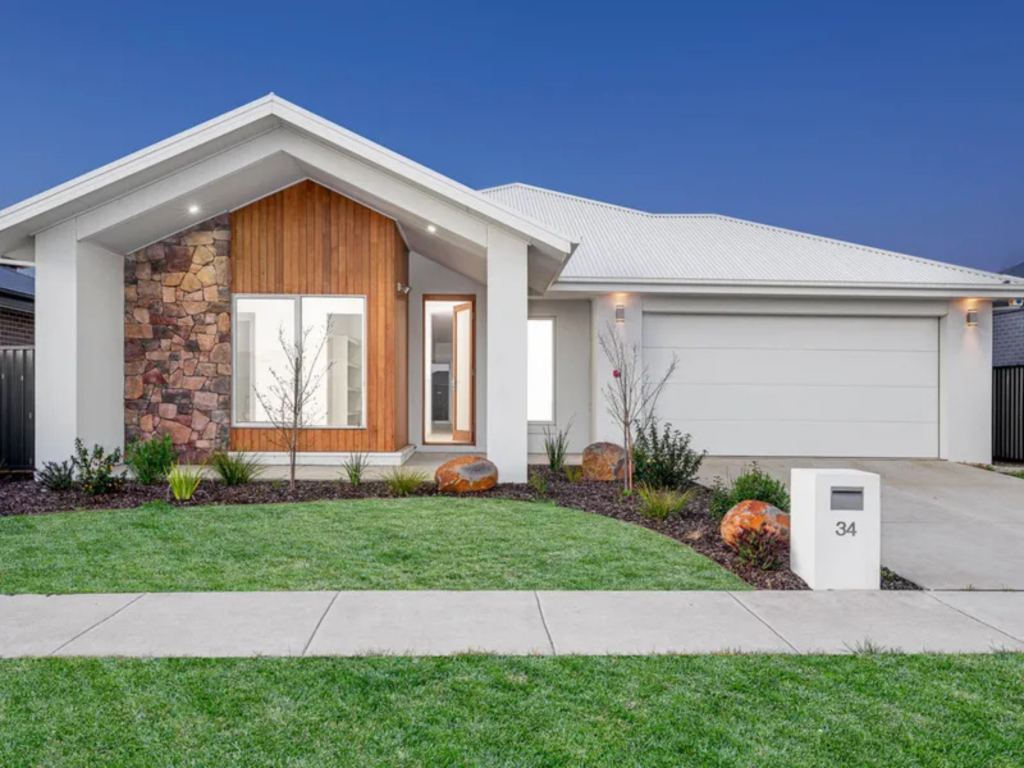 34 Moore Way, Lucas, VIC 3350
