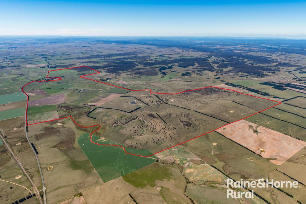 "Inveralochy"/3262 Braidwood Rd, Lake Bathurst, NSW 2580