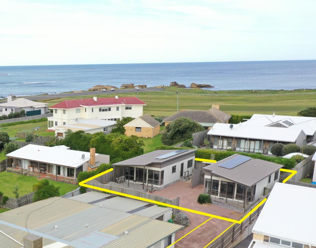 2 & 3/15 MACS ST, PETERBOROUGH, VIC 3270