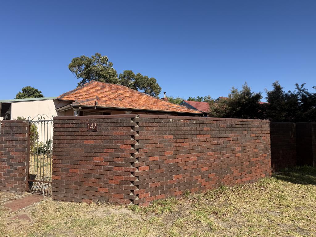 142 Belmont Rd, Kenwick, WA 6107
