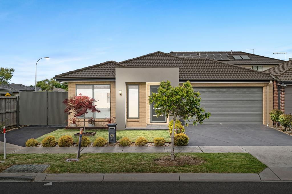 1 KALBIAN DR, CLYDE NORTH, VIC 3978