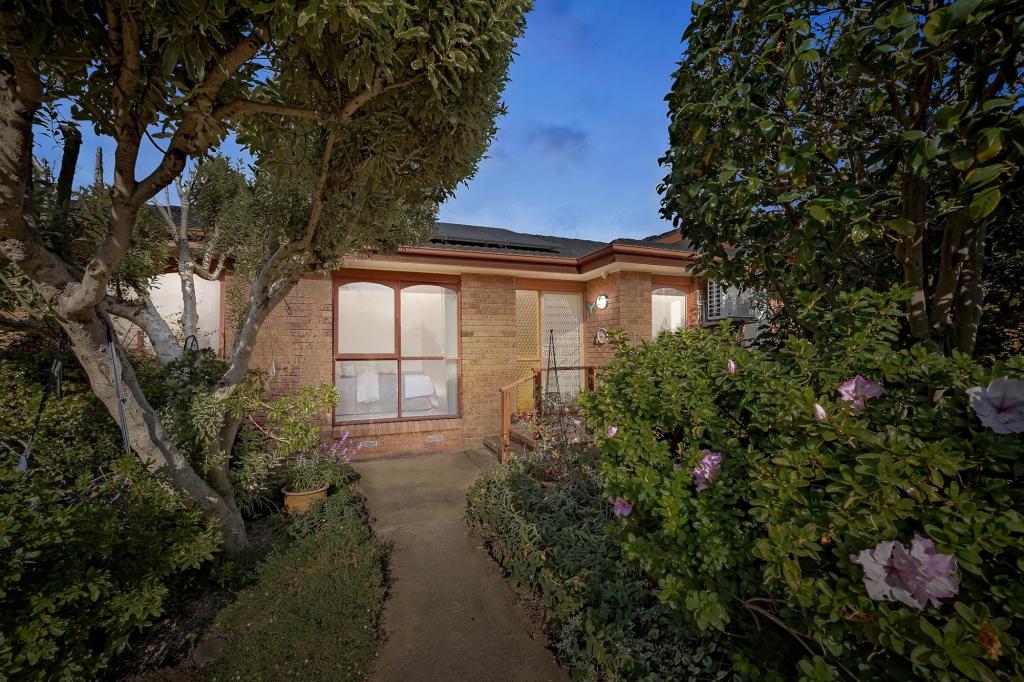 1 Sadleir Pl, Charnwood, ACT 2615