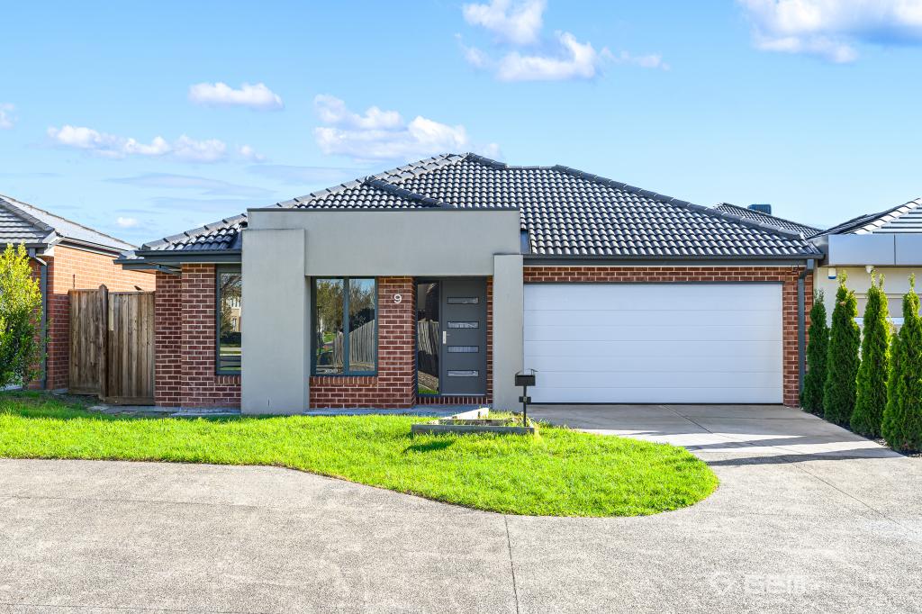 9 BUTCHART CL, POINT COOK, VIC 3030
