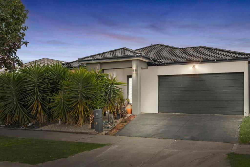 18 Birkdale Way, Weir Views, VIC 3338