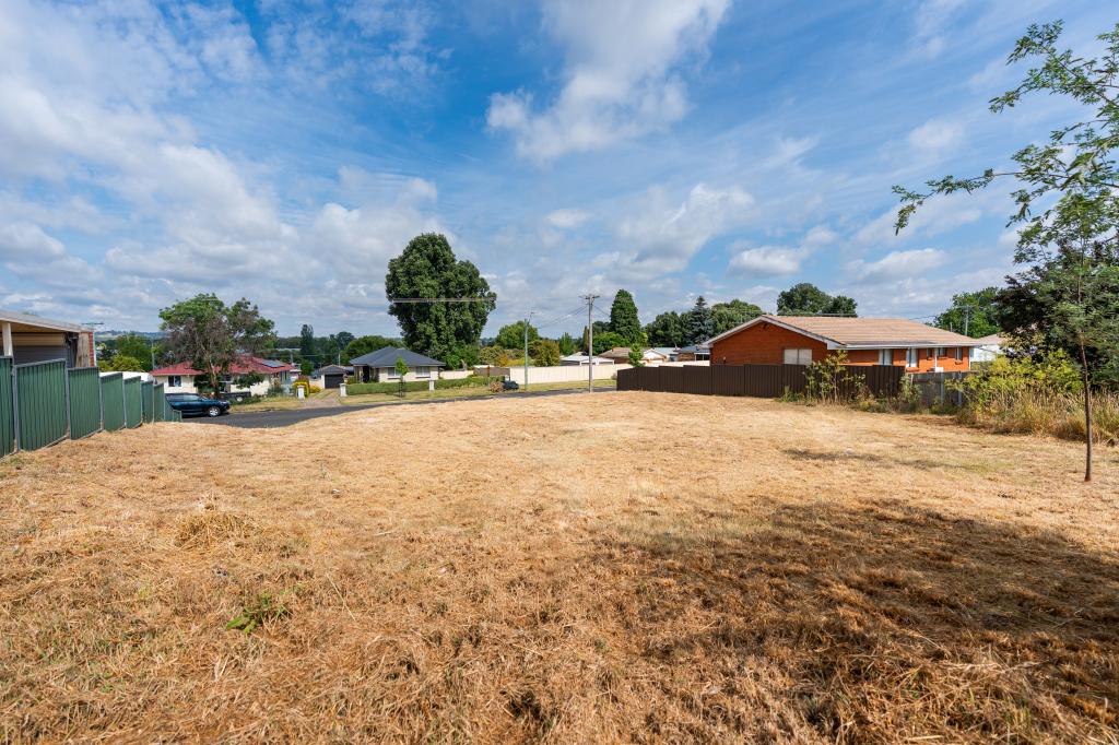 3 Adina Cres, Orange, NSW 2800