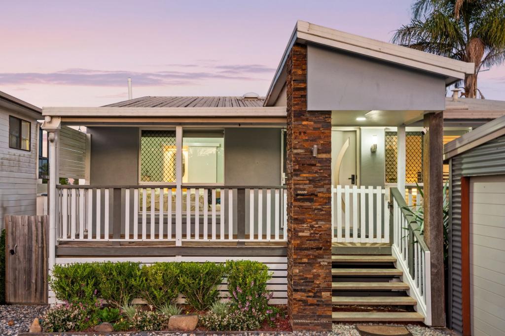 37 Wilkie St, Redland Bay, QLD 4165