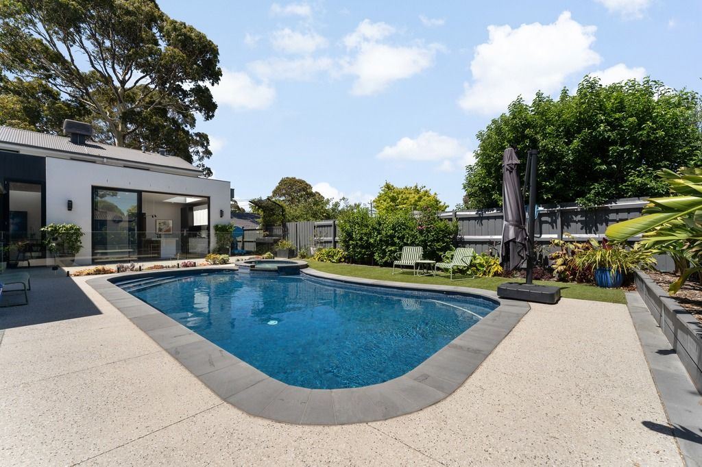 12 MAXINE CT, MENTONE, VIC 3194