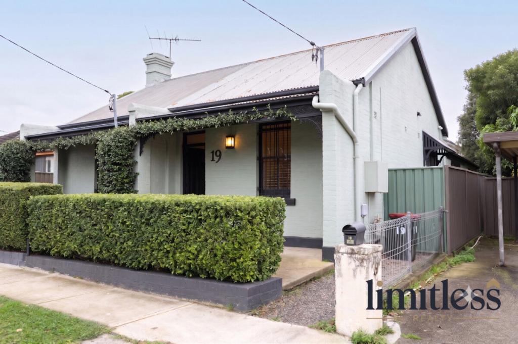 19 Carrington St, Granville, NSW 2142