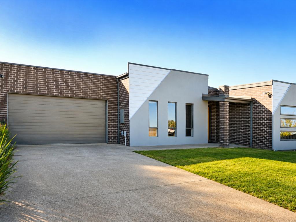 54 FLINNS RD, EASTWOOD, VIC 3875