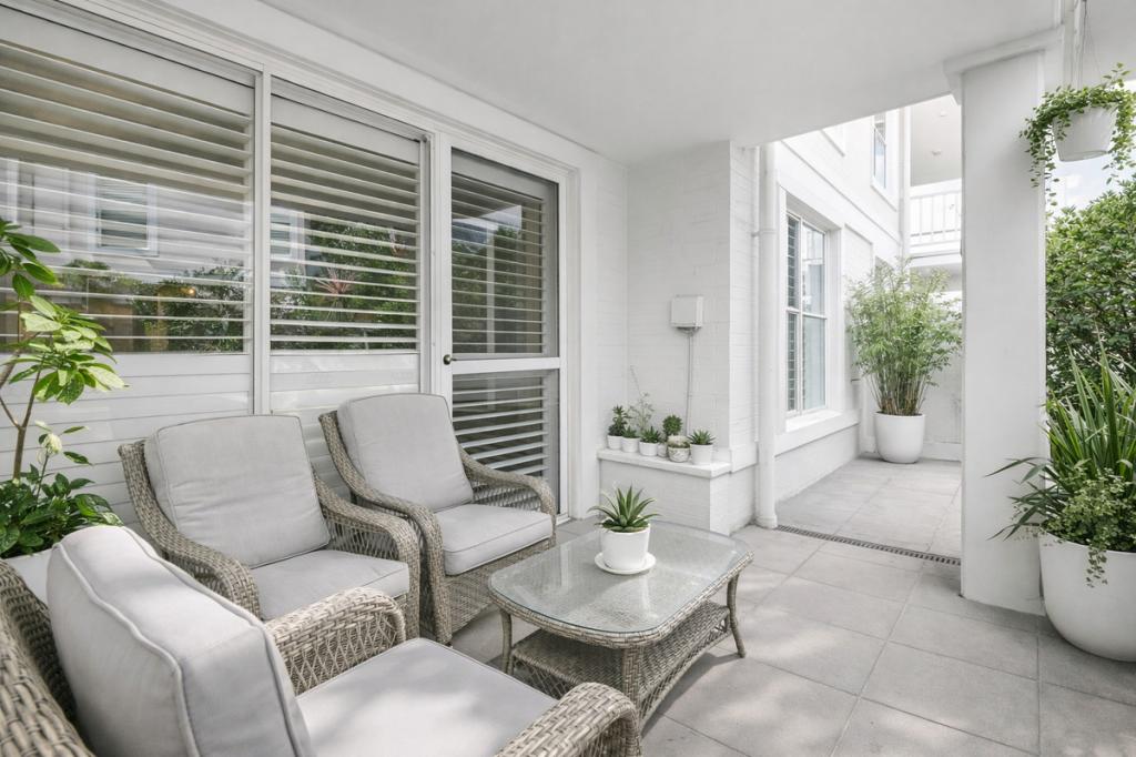 102/6 FAIRWATER CL, BREAKFAST POINT, NSW 2137