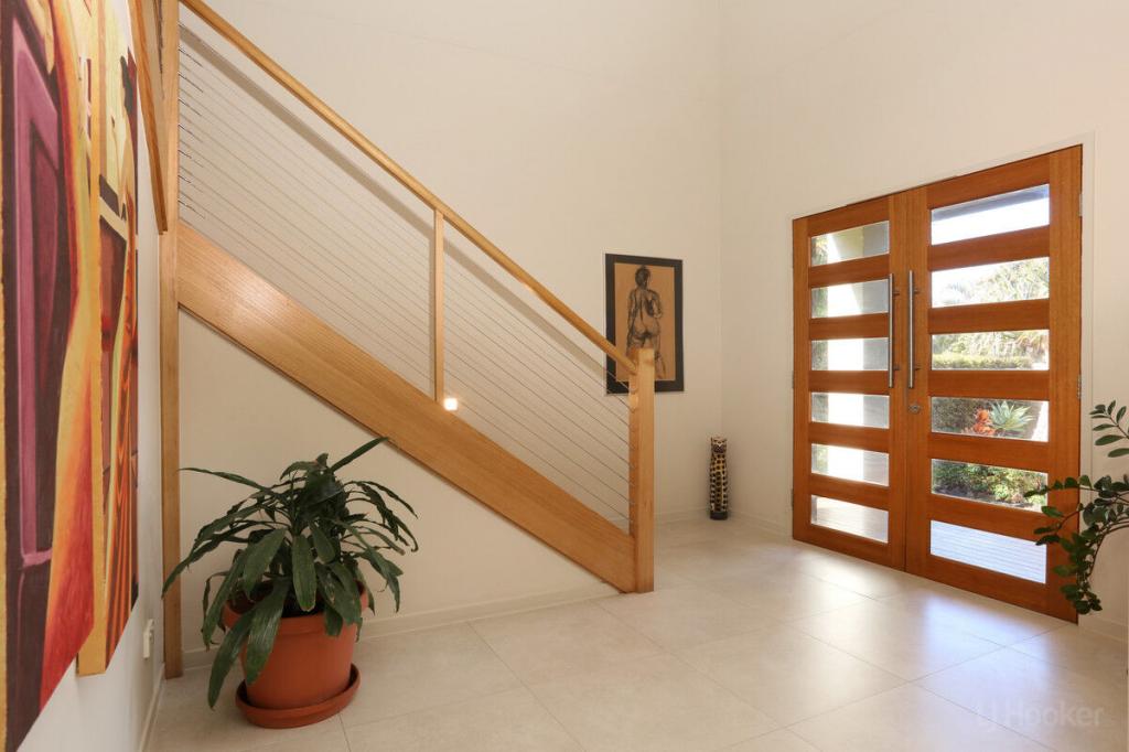 15 Nankeen Ave, Paradise Point, QLD 4216