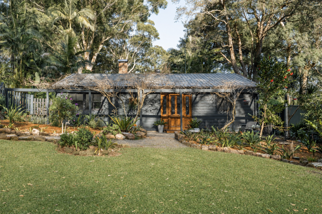 15 Old Coast Rd, Stanwell Park, NSW 2508