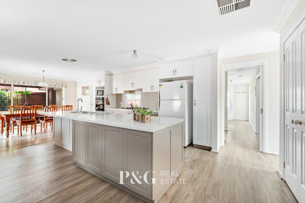 107 ROBINSWOOD PDE, NARRE WARREN SOUTH, VIC 3805