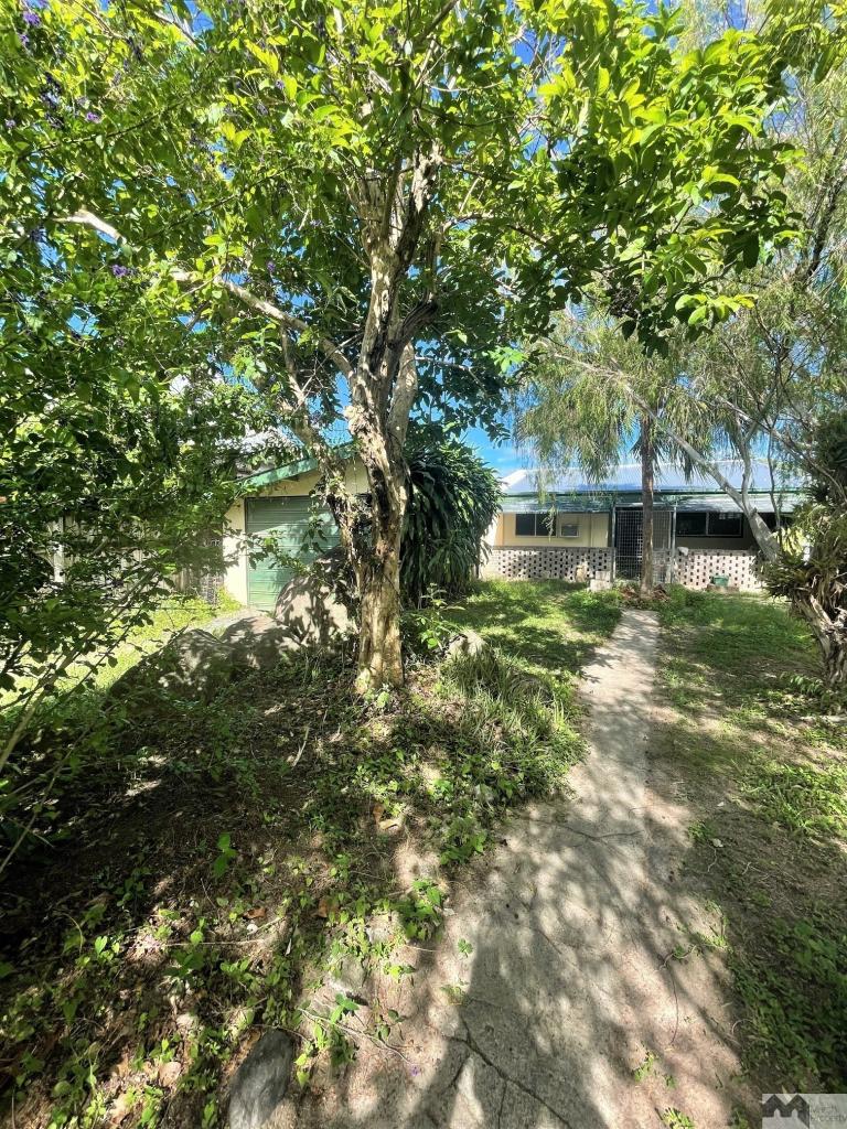 16 Christensen St, Machans Beach, QLD 4878