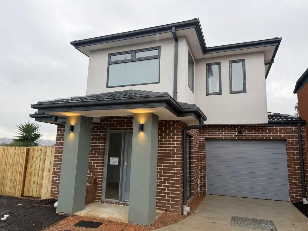 2/8 Heatherdew Cl, Endeavour Hills, VIC 3802