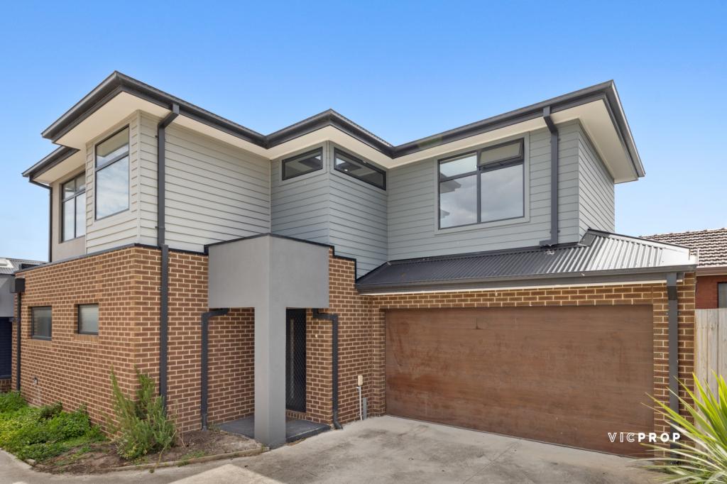 2/7 MCIVOR RD, ST ALBANS, VIC 3021