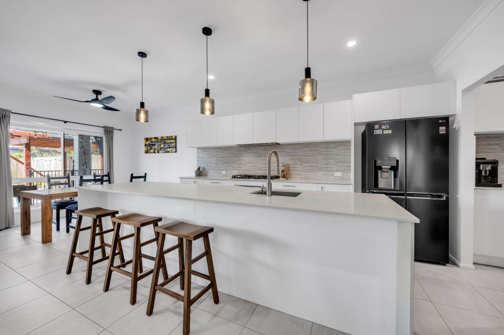 37 Smith St, Deagon, QLD 4017