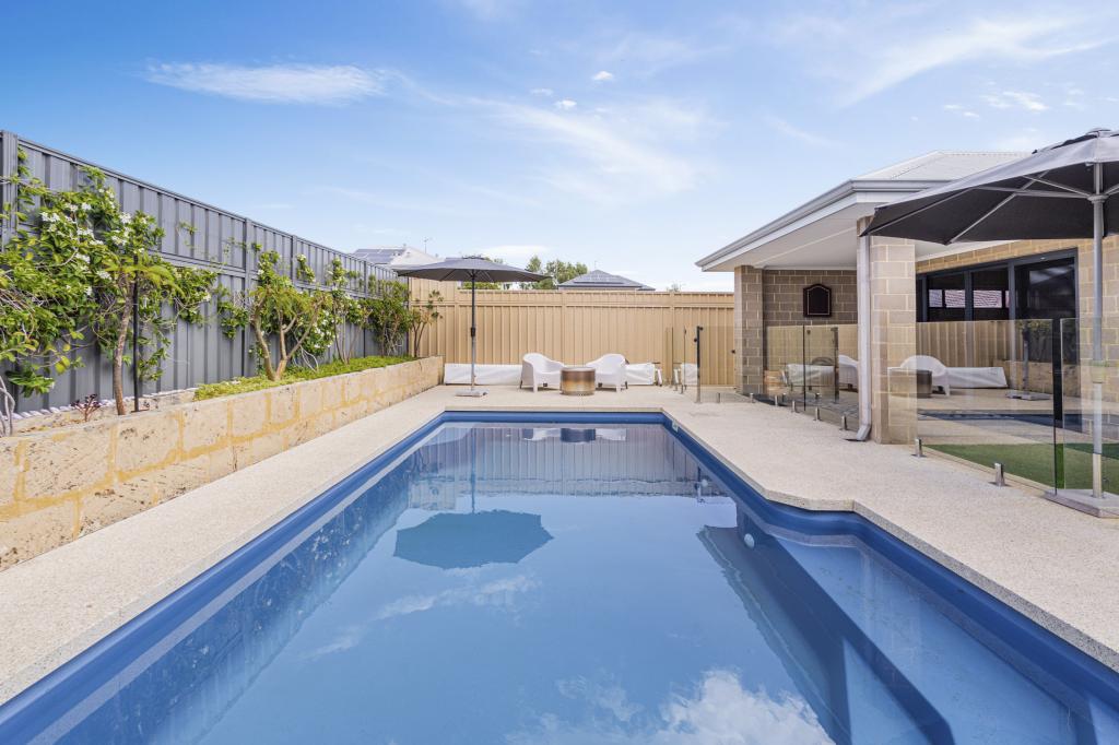 26 West Churchill Ave, Lake Coogee, WA 6166