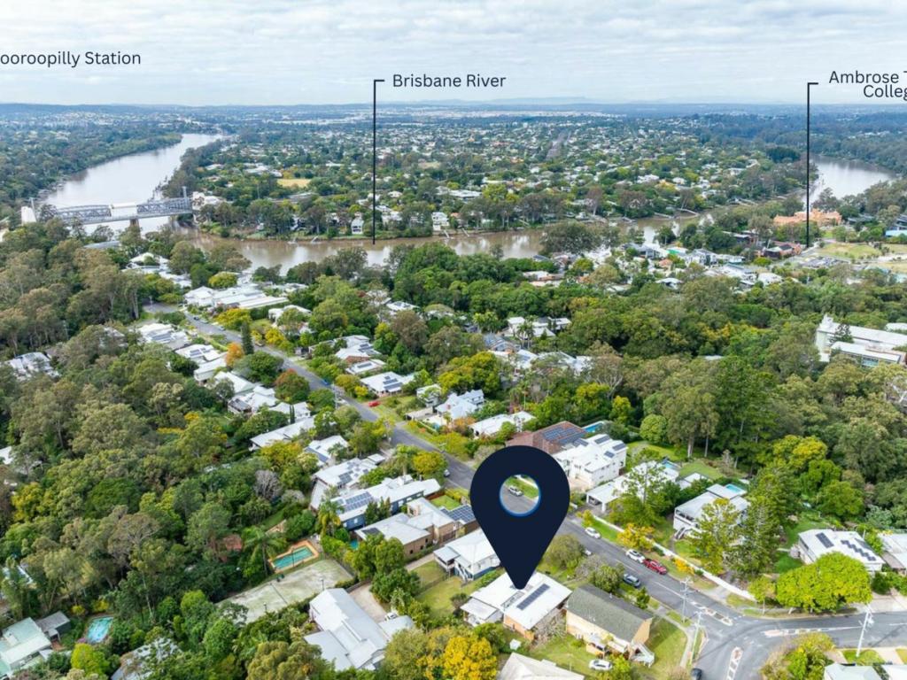 8 Goldieslie Rd, Indooroopilly, QLD 4068