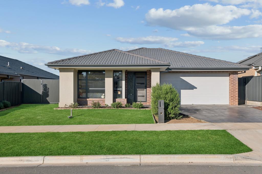 8 Crowley St, Huntly, VIC 3551