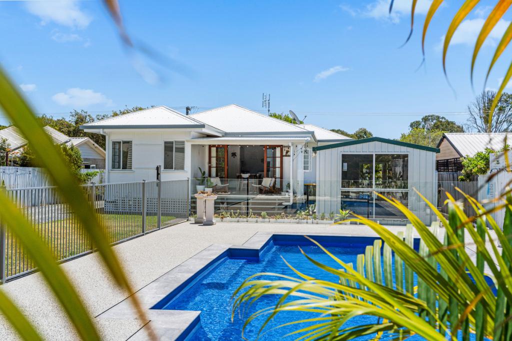 12 HAMER ST, URANGAN, QLD 4655