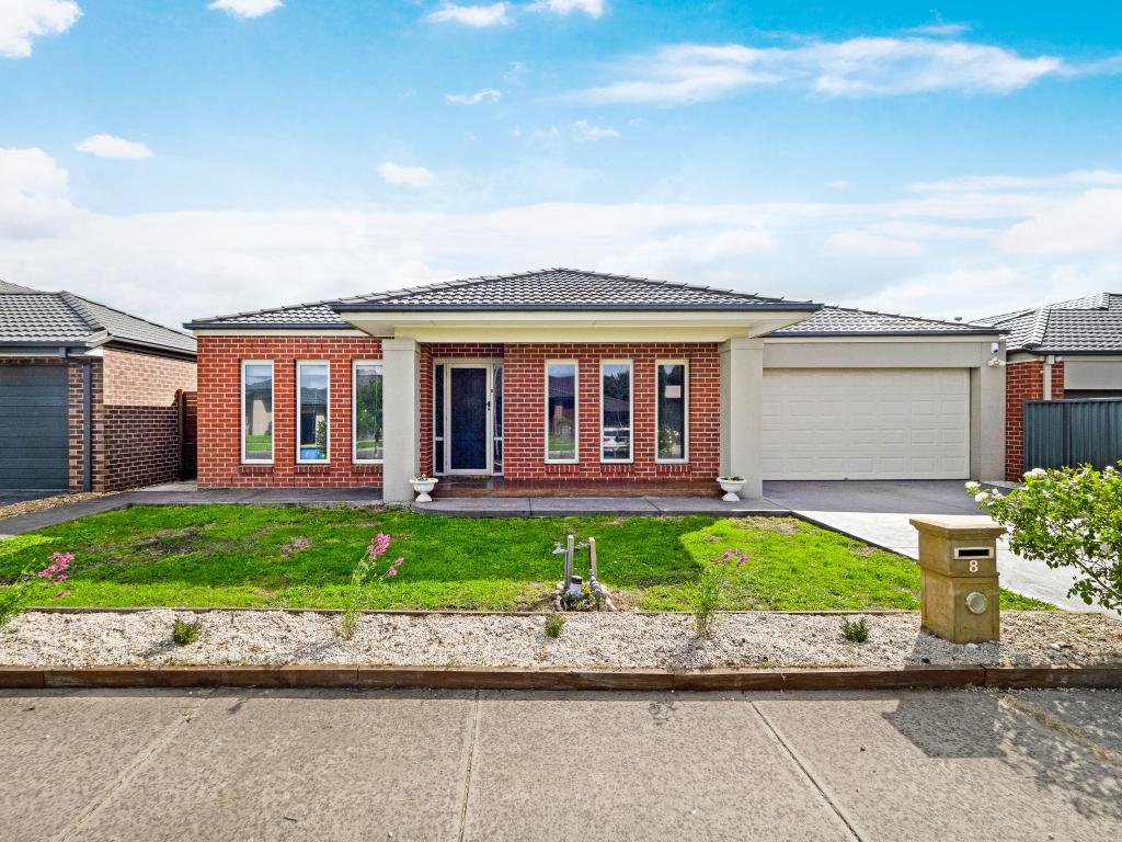 8 Bankton Ave, Cranbourne East, VIC 3977