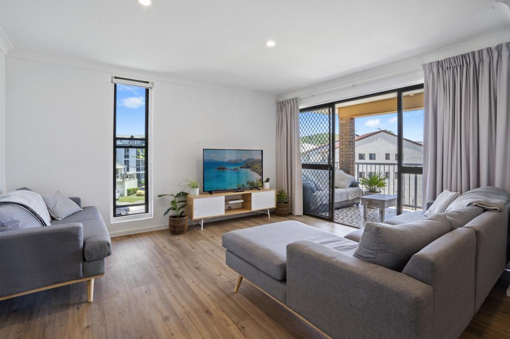 4/7 Nyrang Ave, Palm Beach, QLD 4221