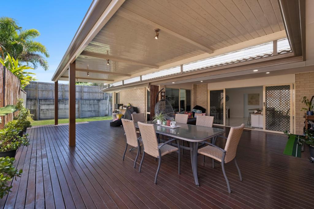 37 Hillview Cres, Little Mountain, QLD 4551