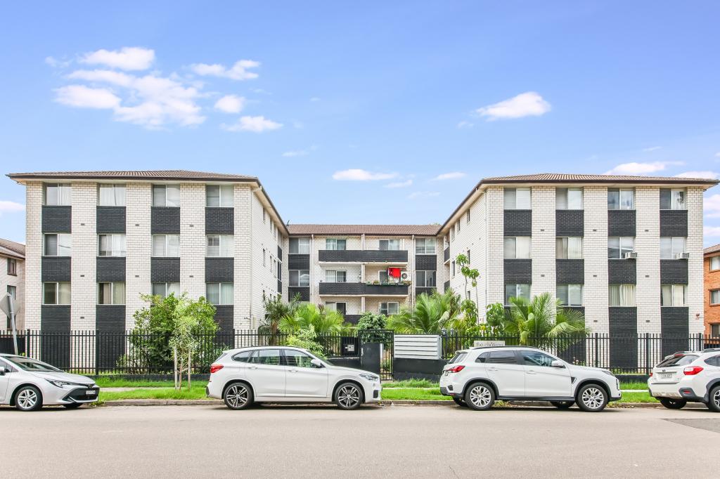 31/12-16 GOULBURN ST, WARWICK FARM, NSW 2170