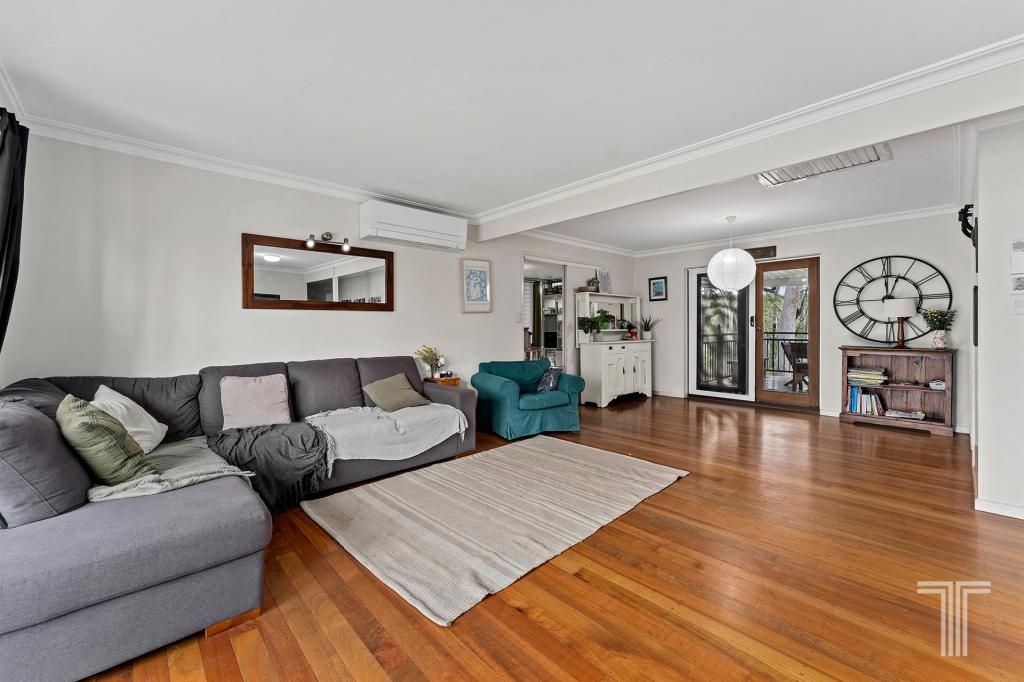 17 Algona St, Holland Park West, QLD 4121
