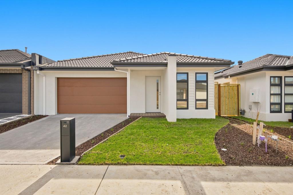 42 Birmingham Rd, Cranbourne East, VIC 3977