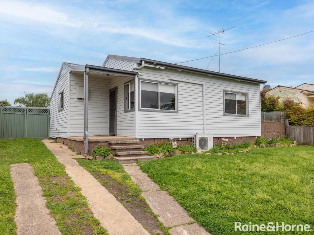 12 Pacific Way, West Bathurst, NSW 2795